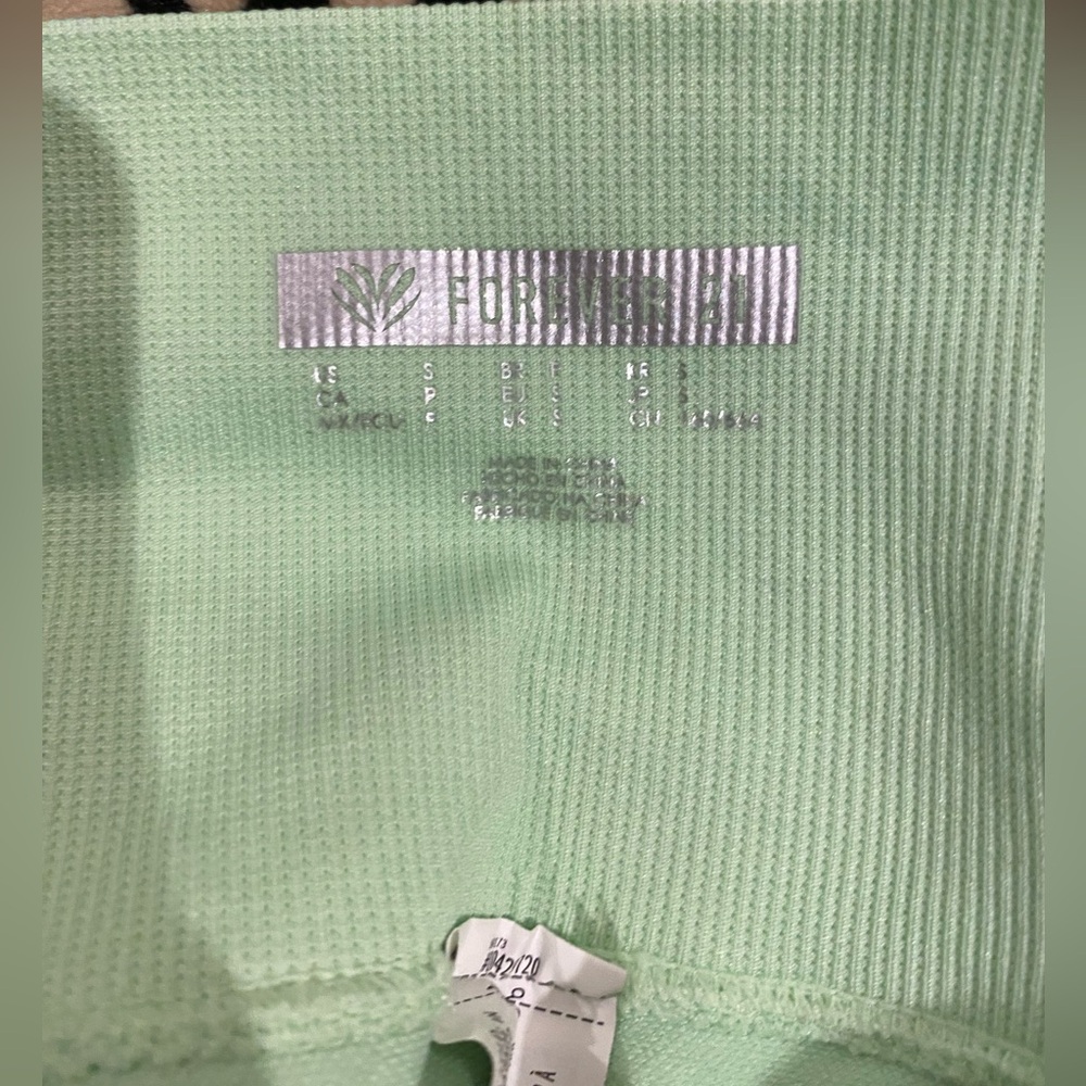 Bright light green new condition leggings size small